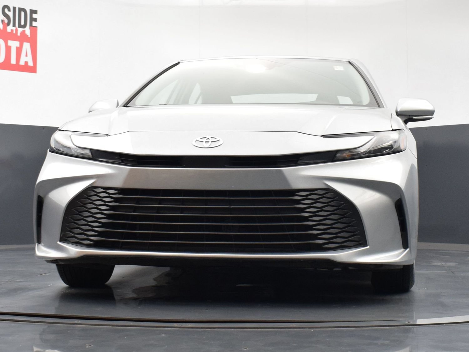 Used 2025 Toyota Camry LE FWD image 30