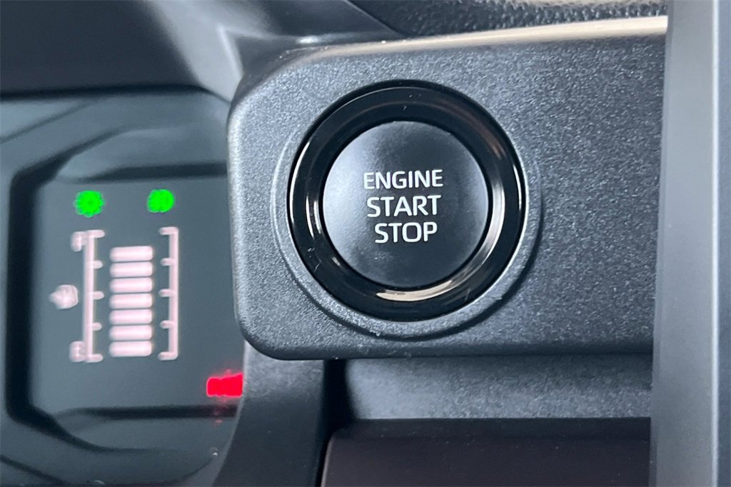 Certified 2025 Toyota Tacoma SR5 image 25