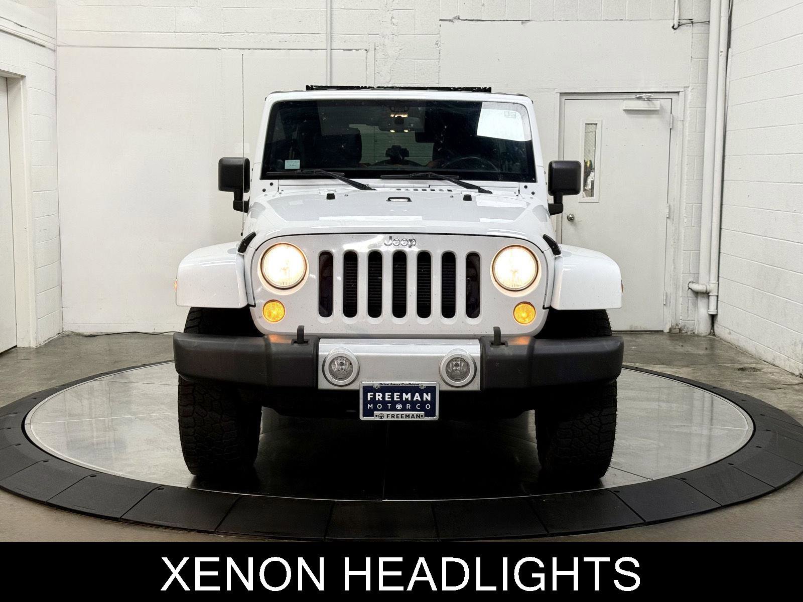 Used 2014 Jeep Wrangler Unlimited Sahara w/ Connectivity Group AWD/4WD image 3
