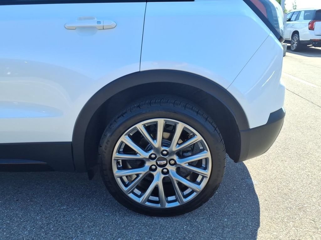 Used 2019 Cadillac XT4 Sport w/ Cold Weather Package AWD/4WD image 23
