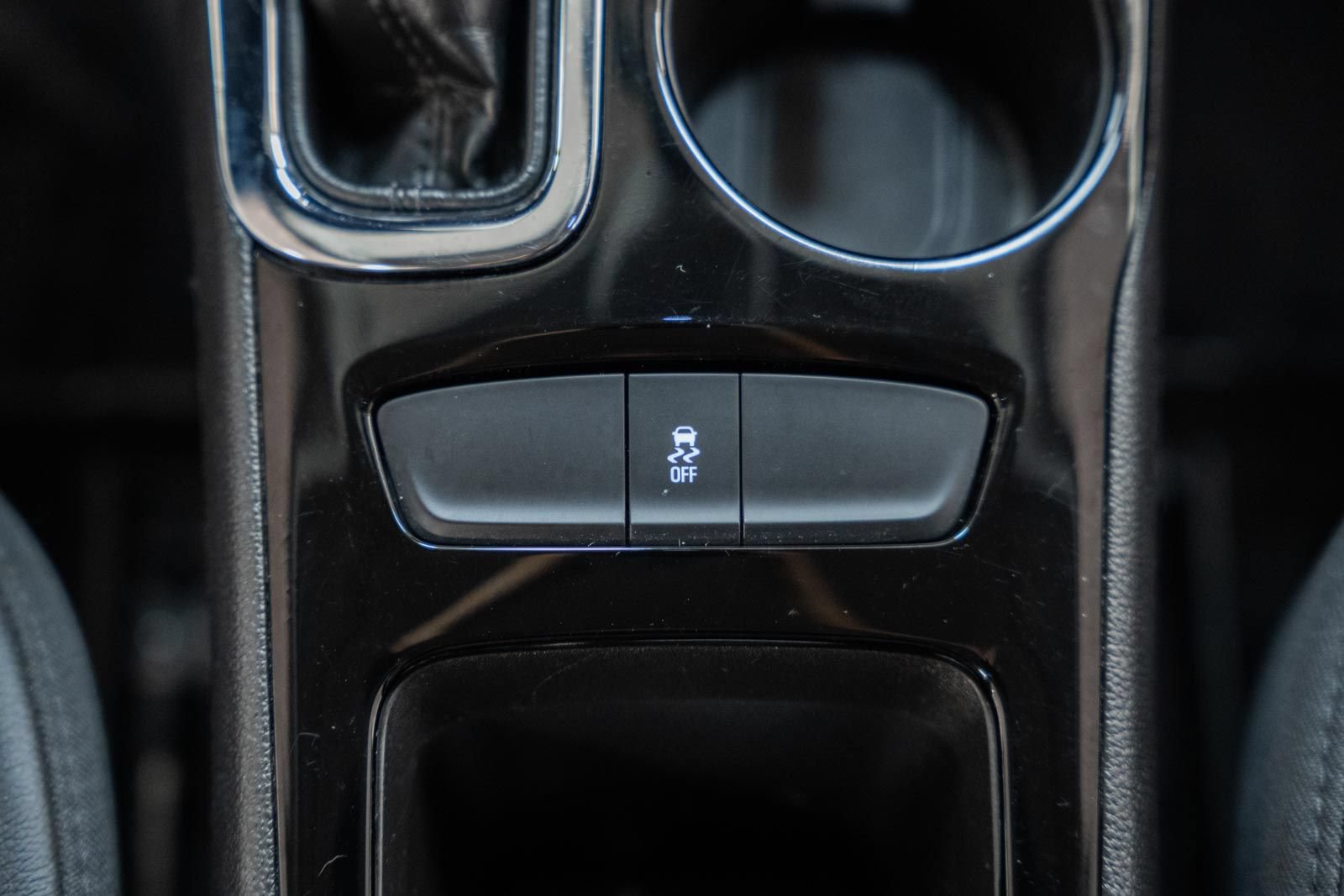 Used 2018 Chevrolet Cruze Premier FWD image 27