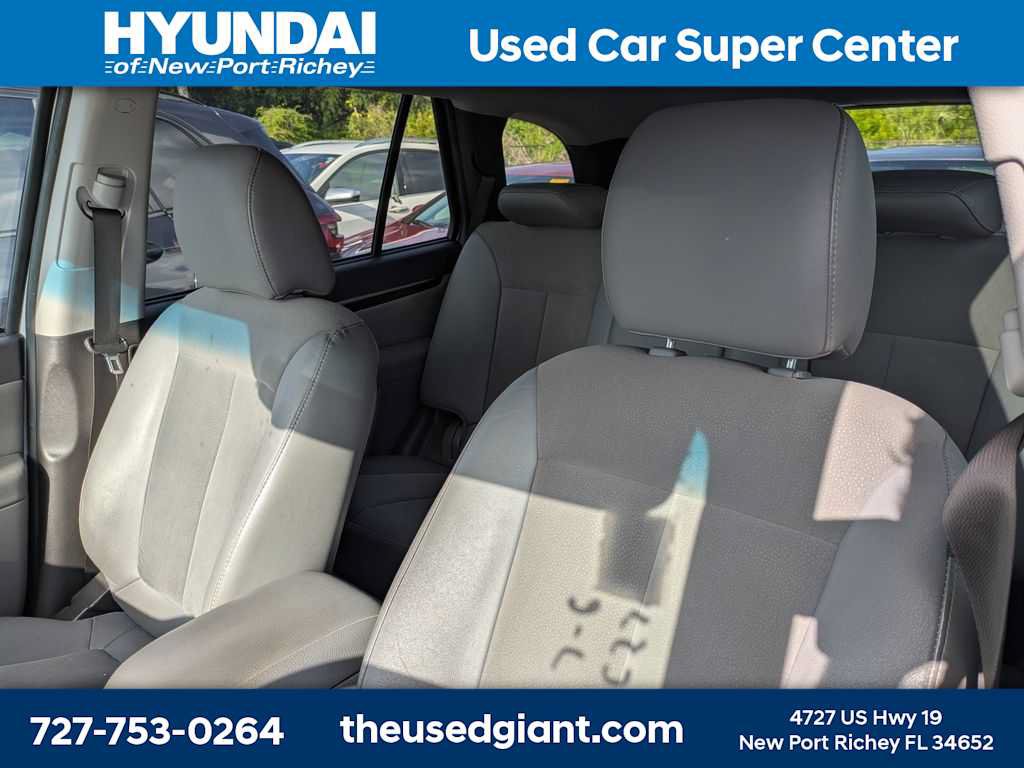 Used 2011 Hyundai Santa Fe SE FWD image 3