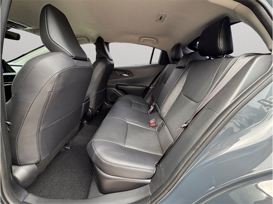 Used 2024 Toyota Prius XLE FWD image 36