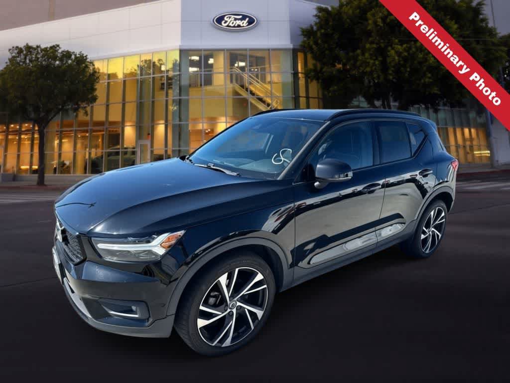 Used 2019 Volvo XC40 T5 R-Design