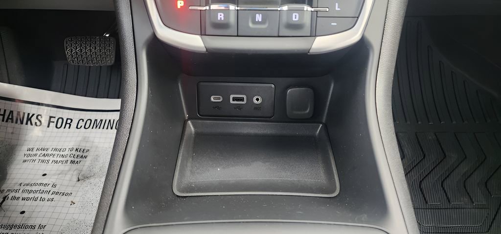 Used 2024 GMC Terrain SLE image 33