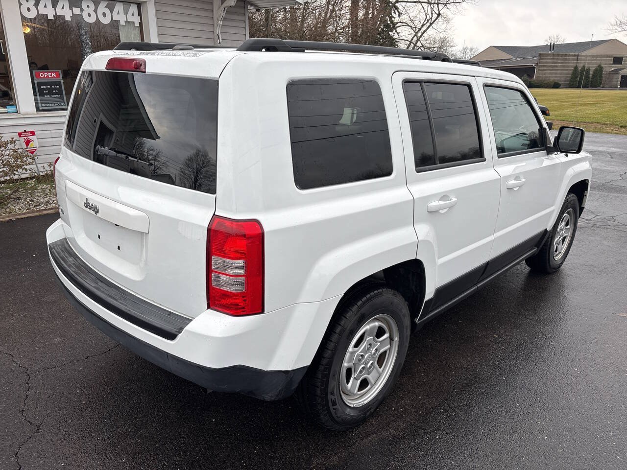 Used 2016 Jeep Patriot Sport w/ Power Value Group AWD/4WD image 3