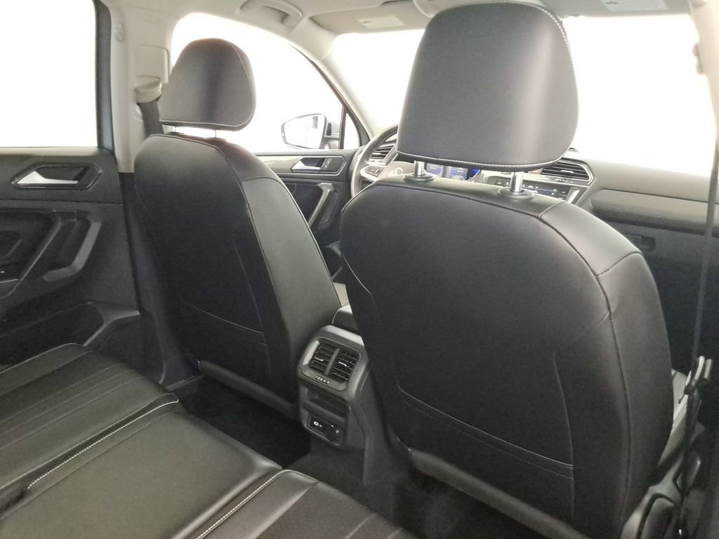 Certified 2022 Volkswagen Tiguan SE image 22