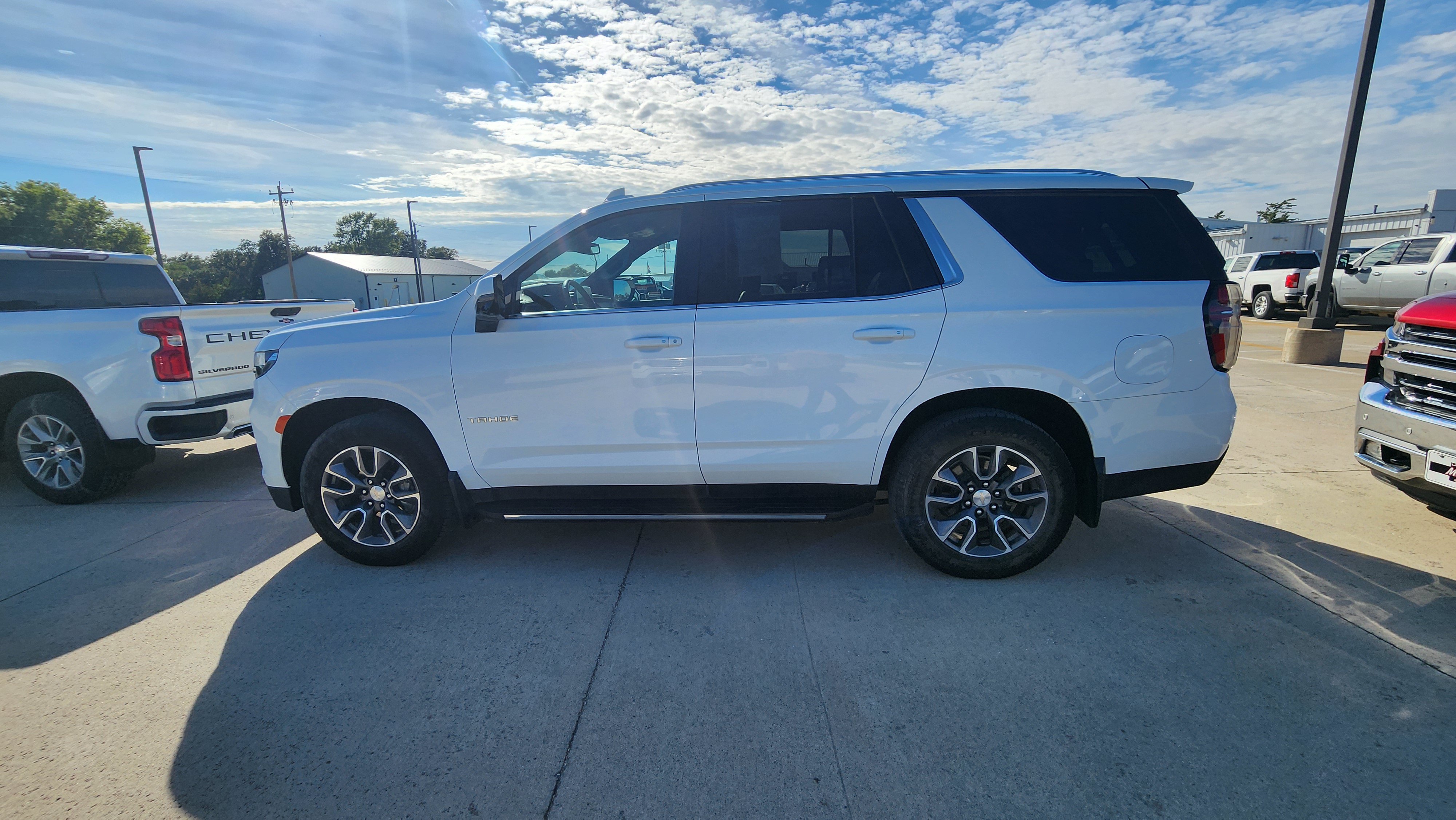 Certified 2023 Chevrolet Tahoe LT w/ Luxury Package AWD/4WD image 8