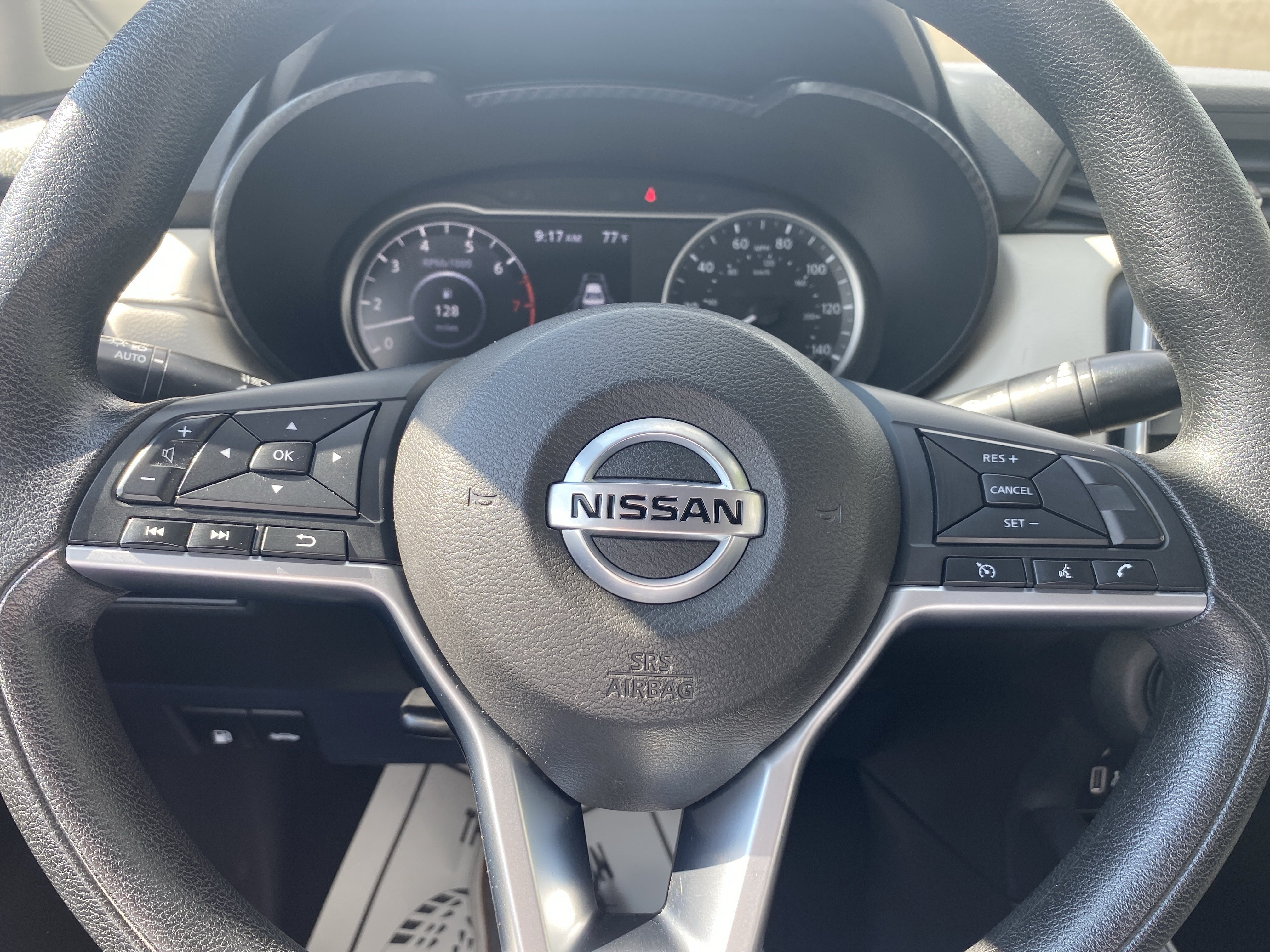 Used 2022 Nissan Versa SV FWD image 10