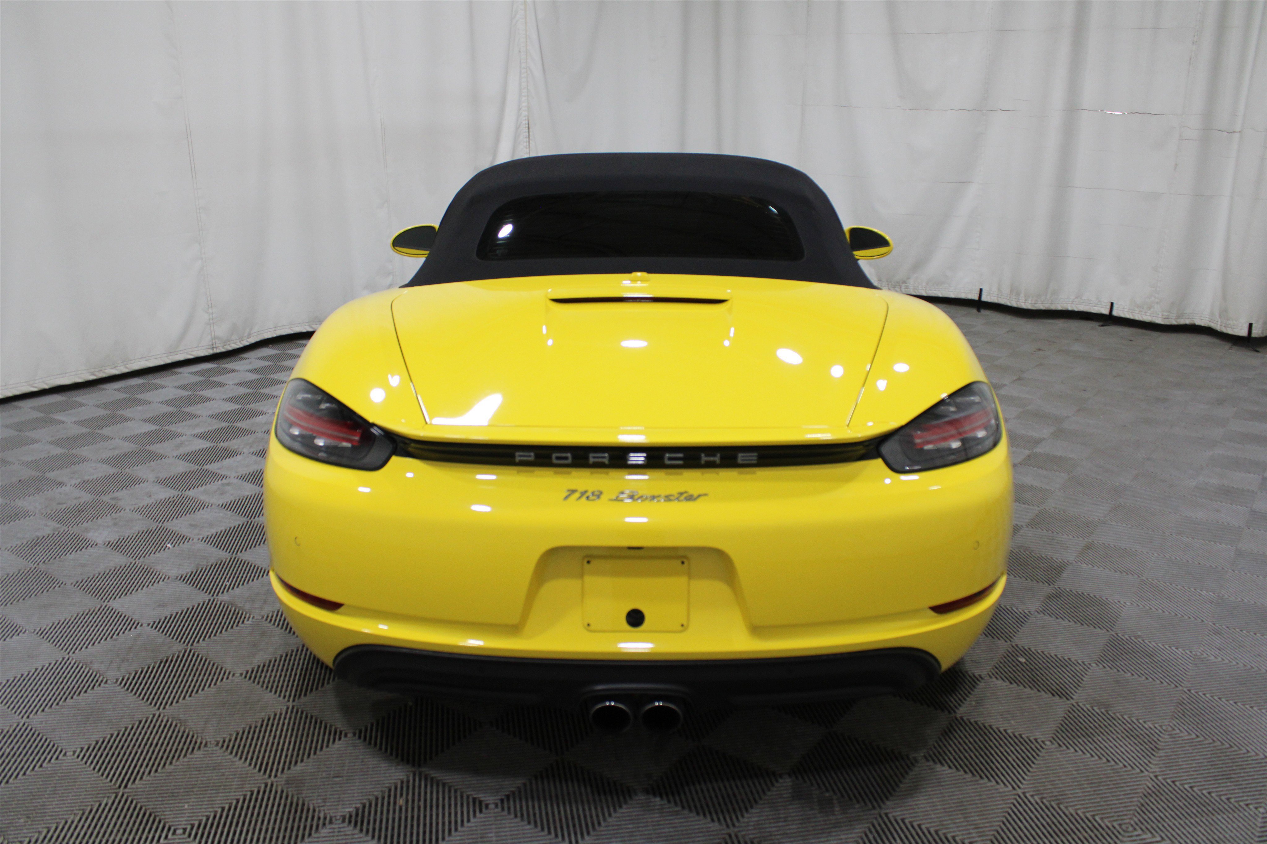Used 2023 Porsche 718 Boxster w/ Sport Chrono Package image 29