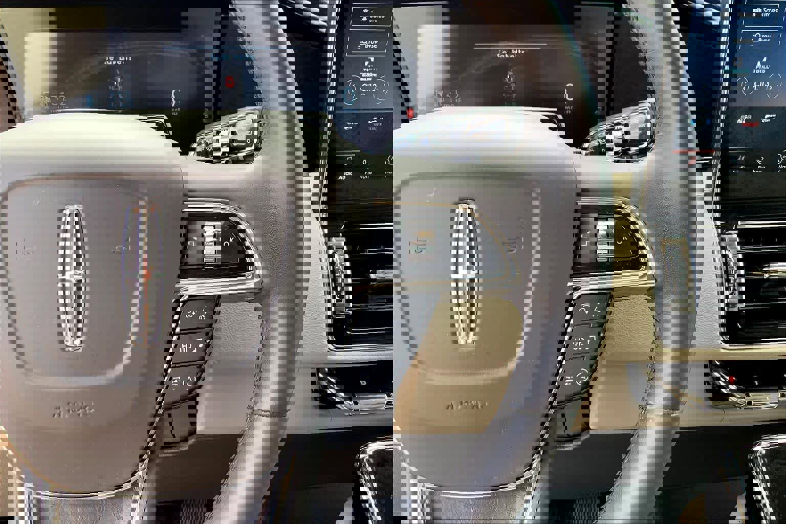 Used 2023 Lincoln Navigator Reserve RWD image 25