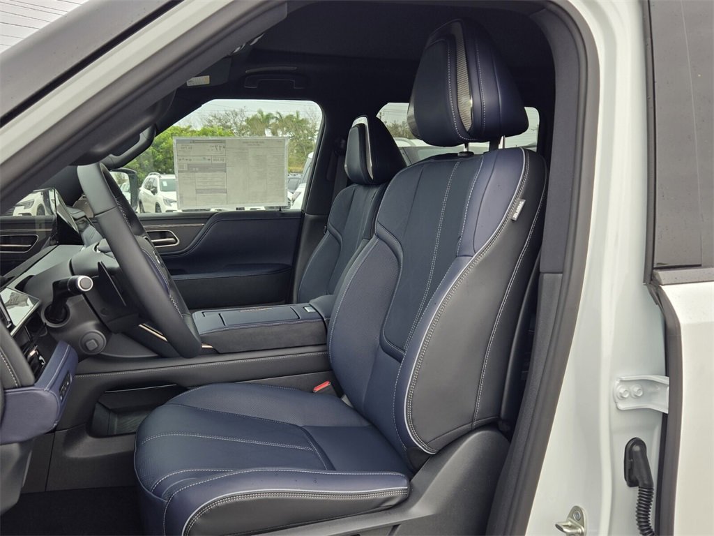 New 2026 INFINITI QX80 4WD image 12