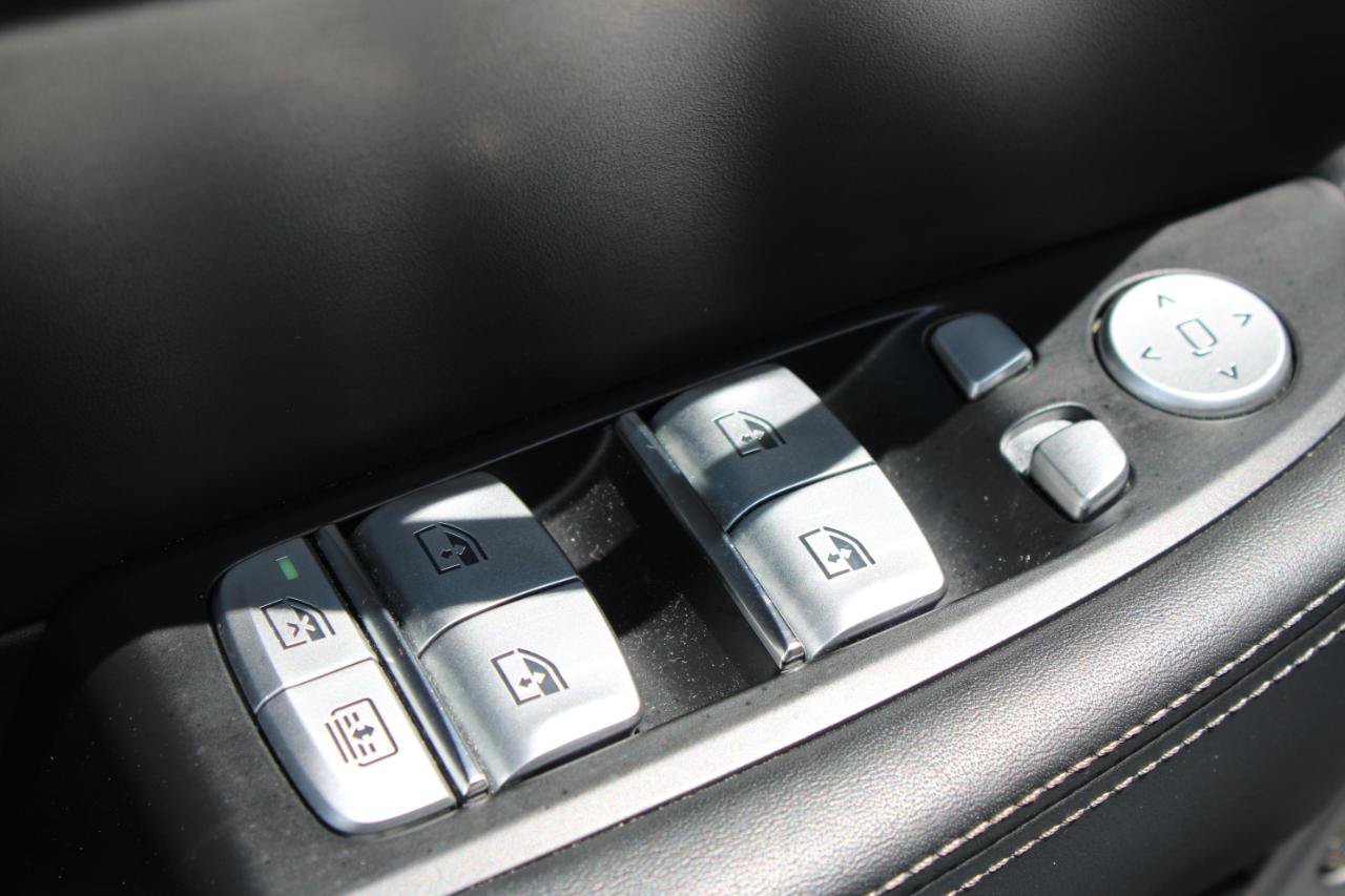 Used 2017 BMW 750i RWD image 14