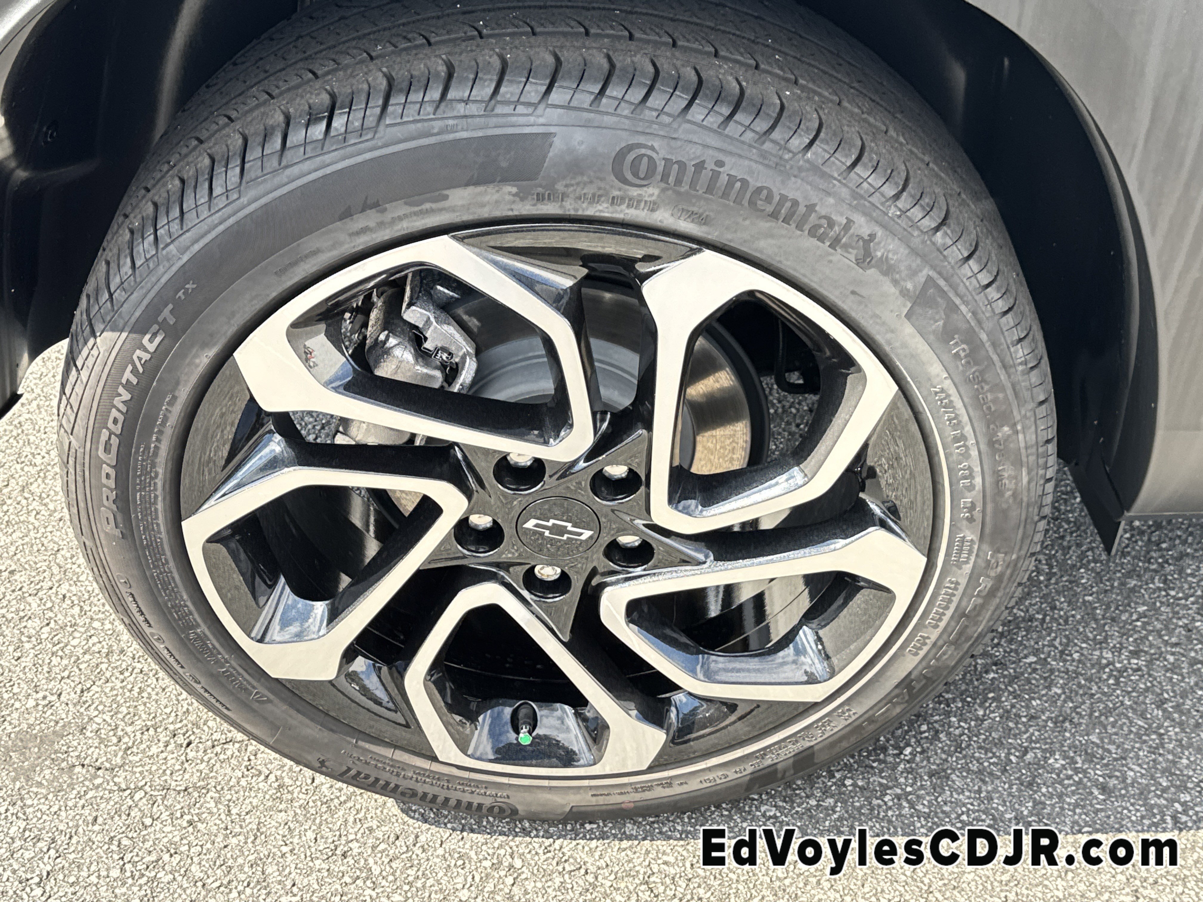 Used 2025 Chevrolet Trax RS w/ Driver Confidence Package image 21