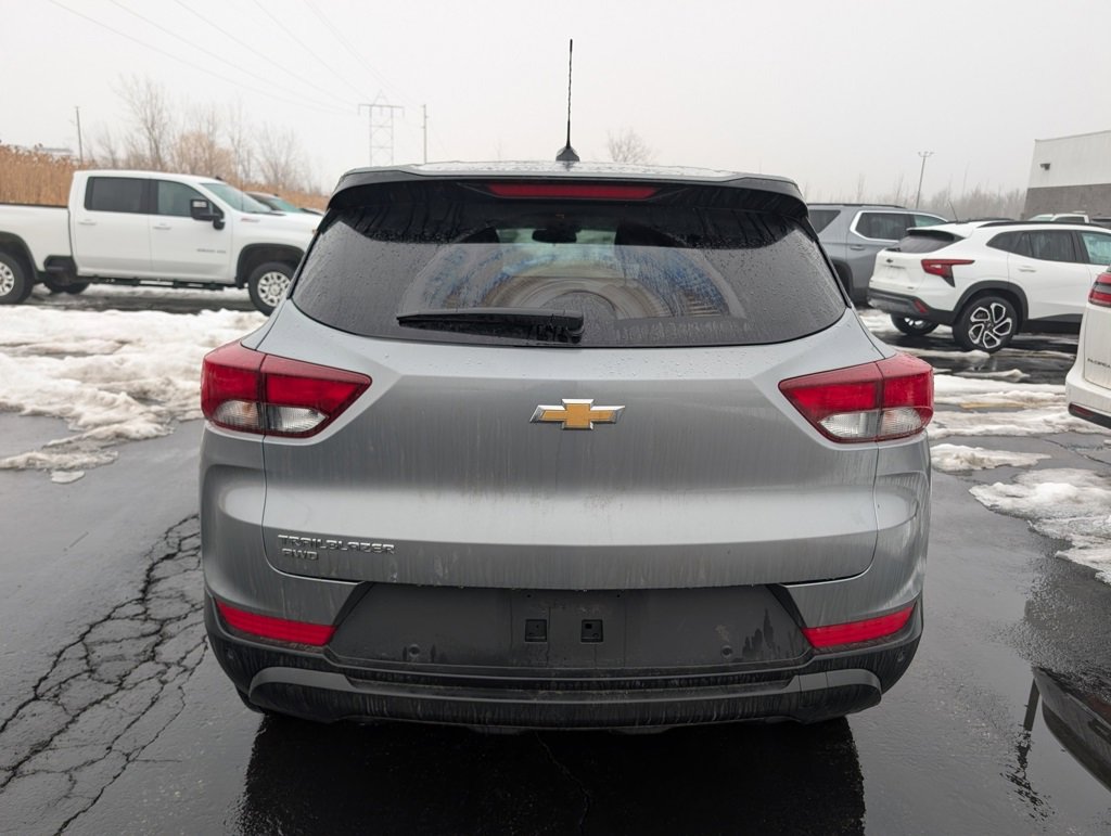 Used 2025 Chevrolet TrailBlazer LS w/ LS Convenience Package image 7