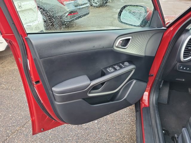 Used 2024 Kia Soul LX FWD image 10