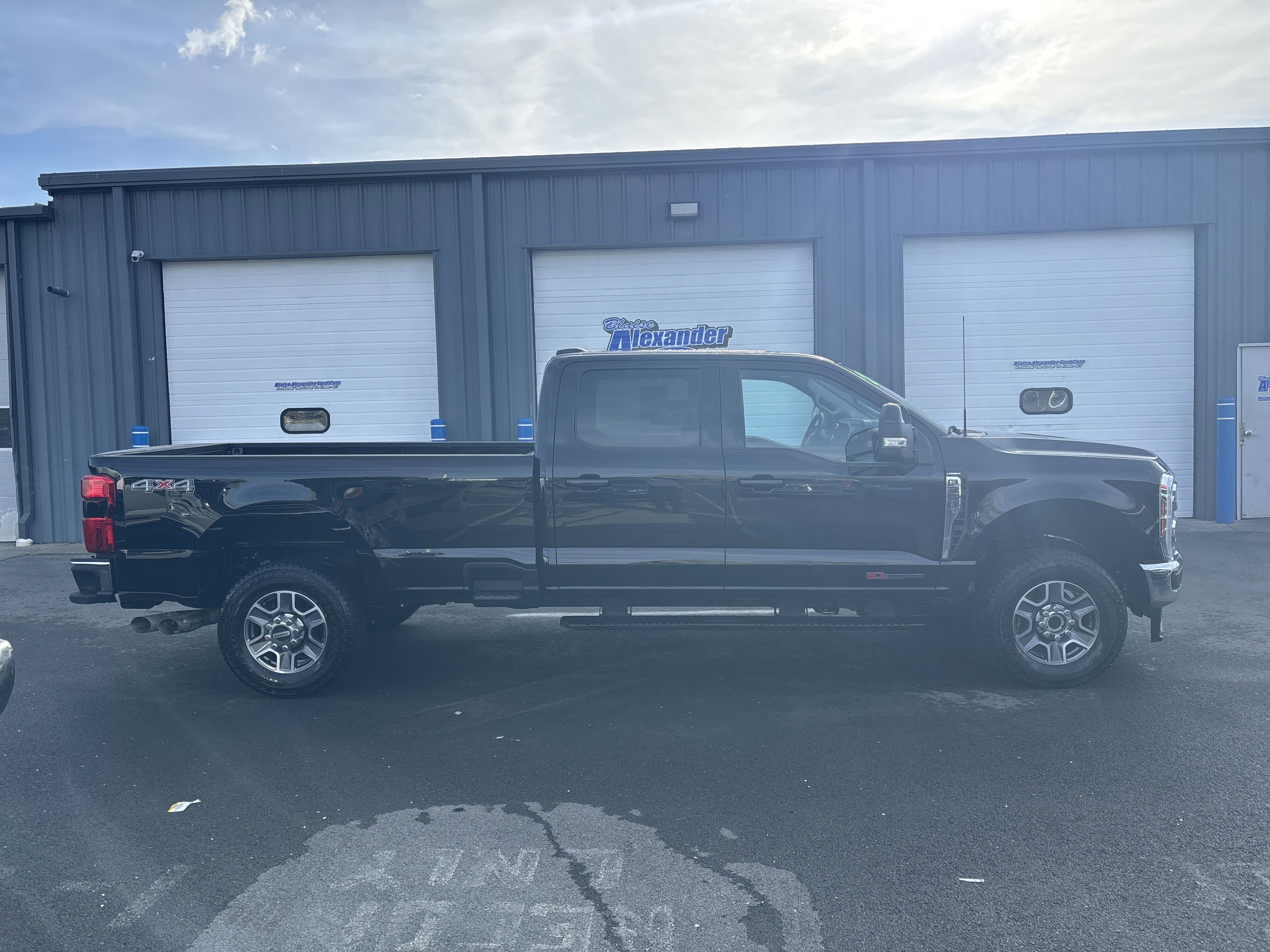 Used 2024 Ford F350 Lariat w/ Camper Package video 2