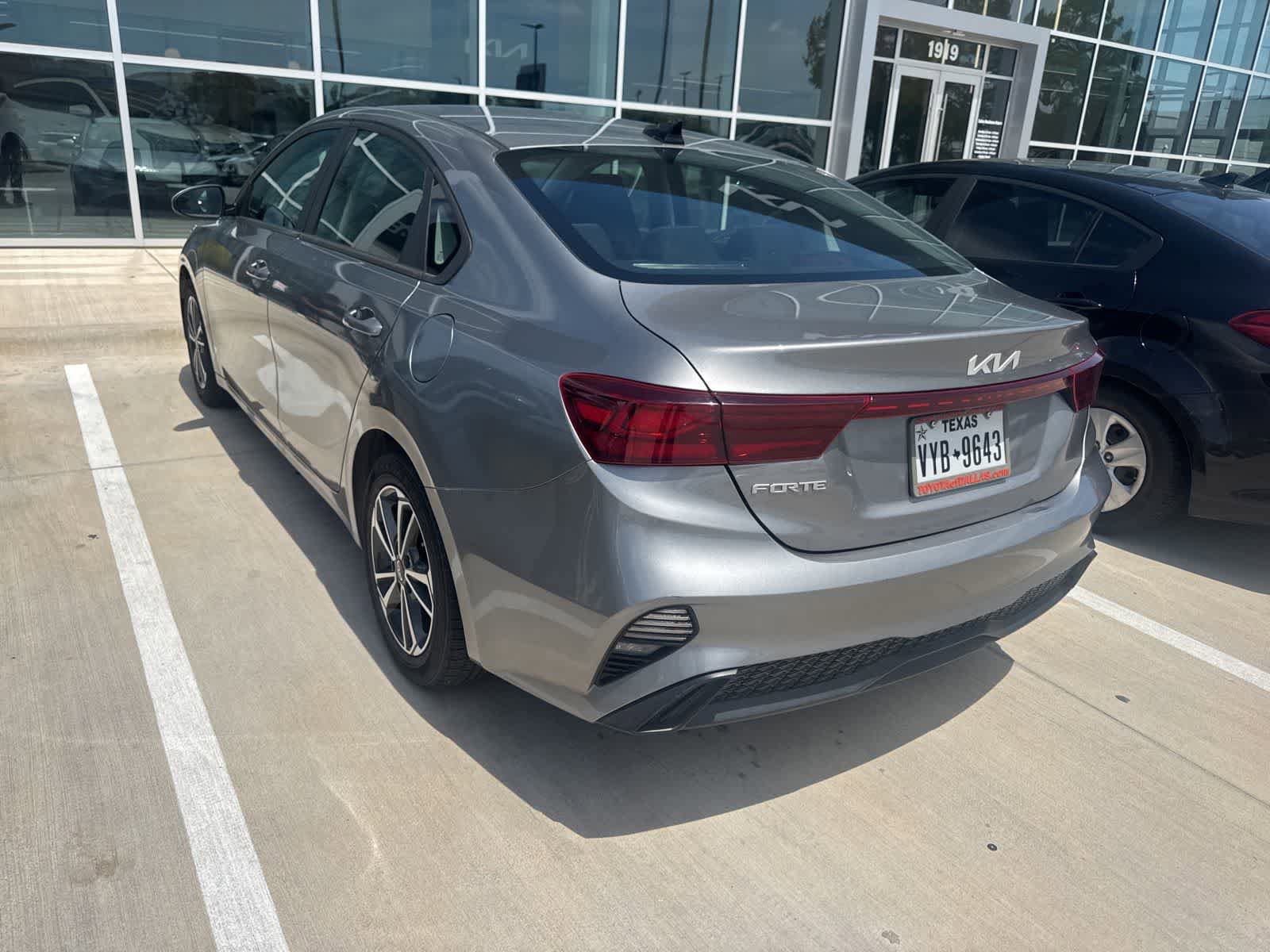 Used 2022 Kia Forte LXS FWD image 7