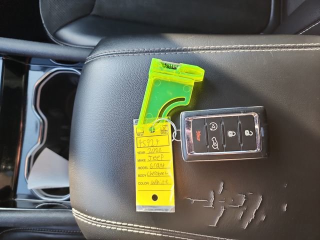 Used 2022 Jeep Grand Cherokee L Laredo image 30