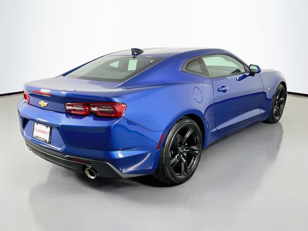 Used 2022 Chevrolet Camaro LT RWD image 7