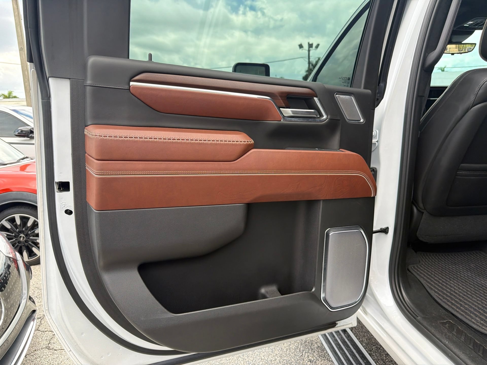Used 2024 GMC Sierra 2500 Denali Ultimate AWD/4WD image 17