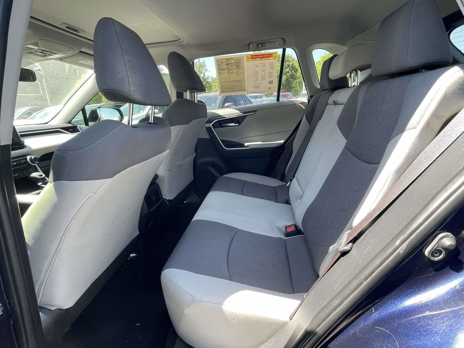 Used 2019 Toyota RAV4 XLE w/ Convenience Package FWD image 11