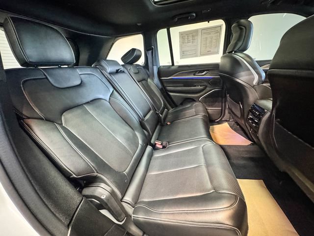 Used 2022 Jeep Grand Cherokee Overland w/ Luxury Tech Group IV image 26