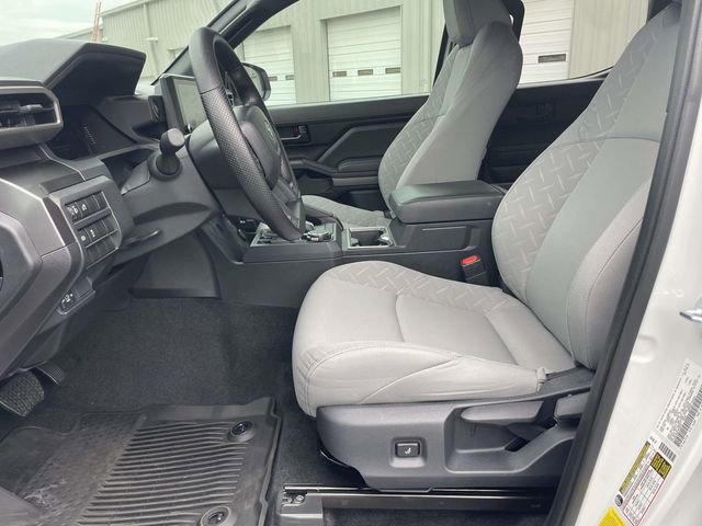 Used 2025 Toyota Tacoma SR5 AWD/4WD image 12