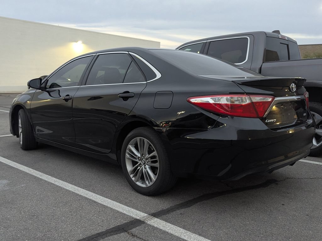 Used 2017 Toyota Camry SE FWD image 6
