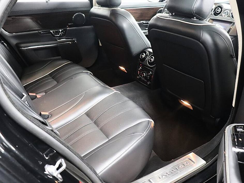 Used 2015 Jaguar XJ L Portfolio RWD image 14