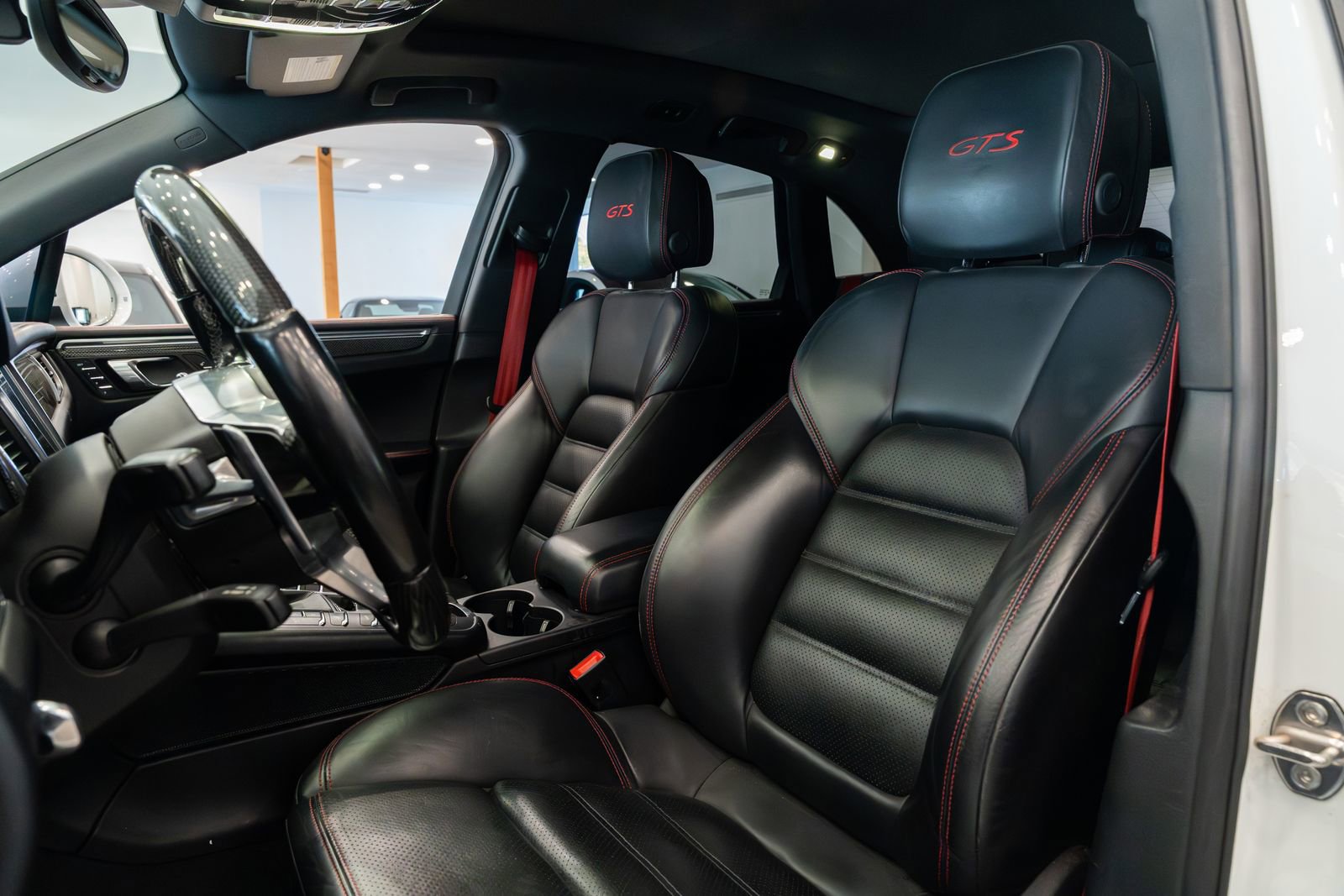 Used 2017 Porsche Macan GTS AWD/4WD image 7