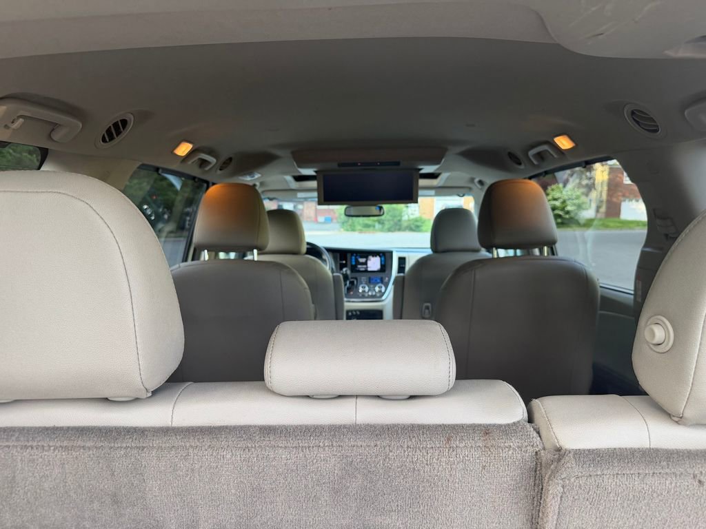 Used 2015 Toyota Sienna XLE Premium AWD/4WD image 7