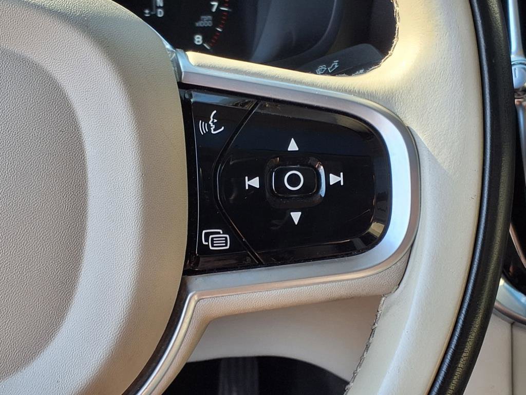 Used 2020 Volvo S60 T5 Momentum w/ Protection Package Premier image 19