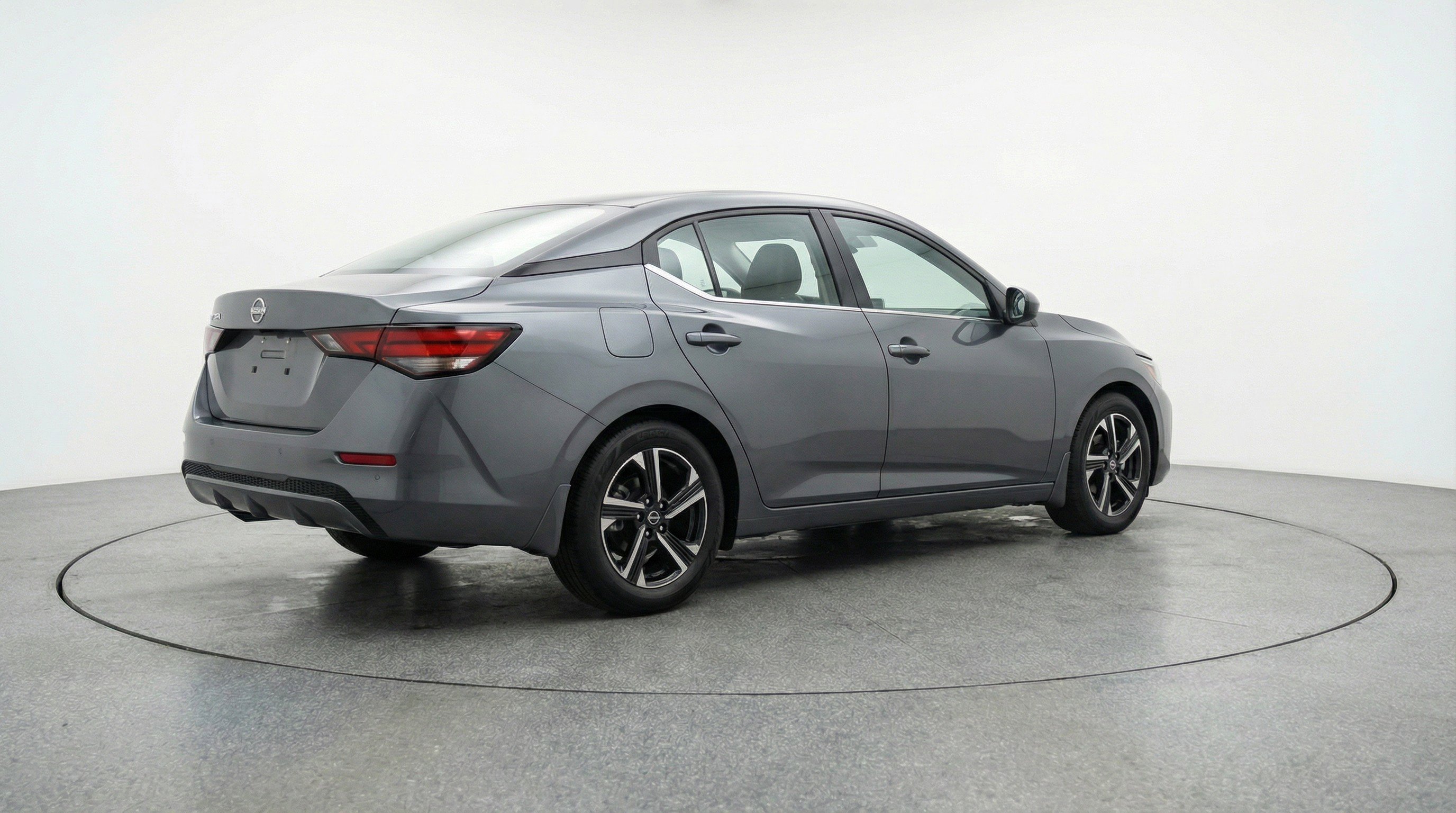 Used 2025 Nissan Sentra SV image 9