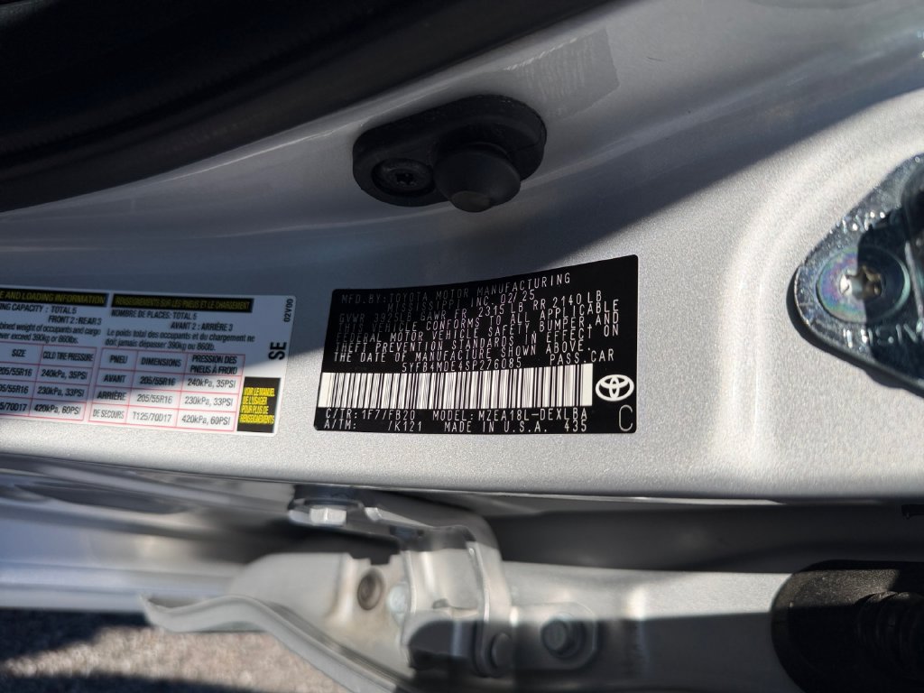 Used 2025 Toyota Corolla LE FWD image 29