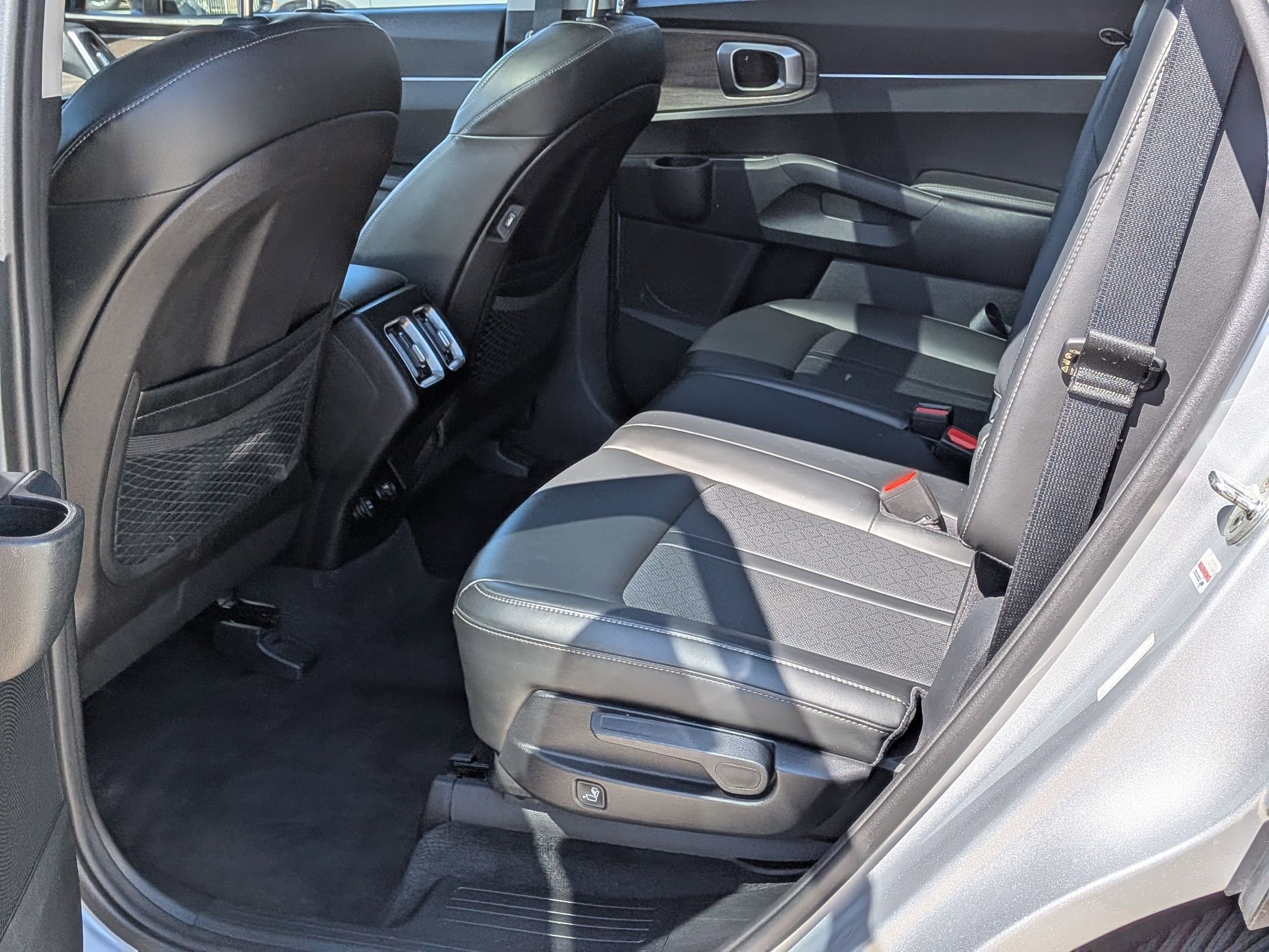 Used 2022 Kia Sorento S w/ Panoramic Sunroof Package AWD/4WD image 24