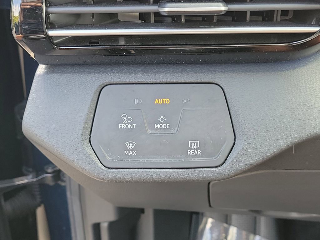 Used 2023 Volkswagen ID.4 S image 30