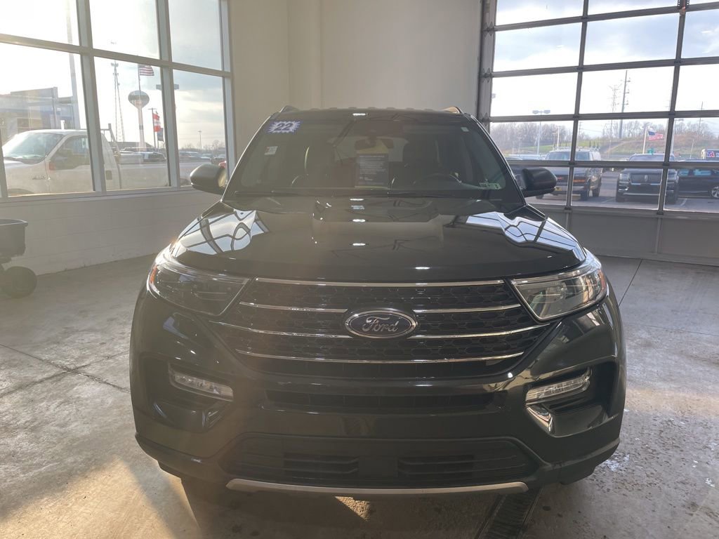 Used 2022 Ford Explorer XLT w/ Equipment Group 202A image 2