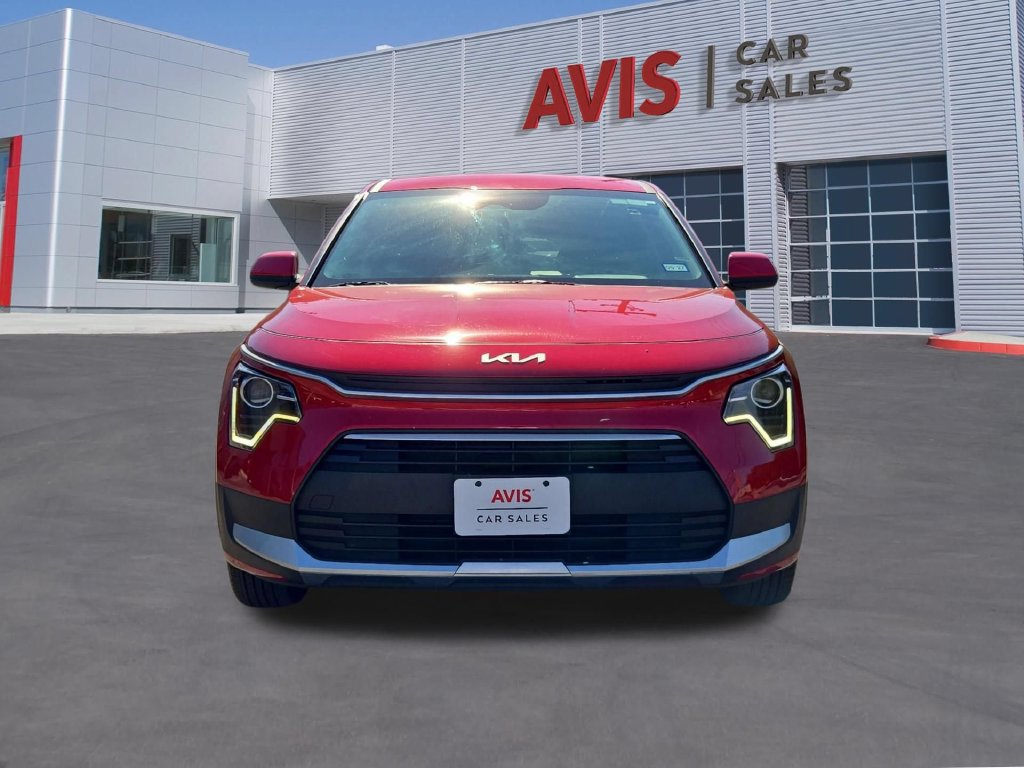 Used 2025 Kia Niro LX FWD image 2