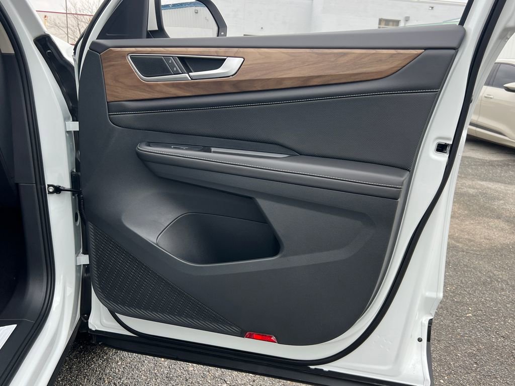 New 2026 Volkswagen Atlas SE image 8