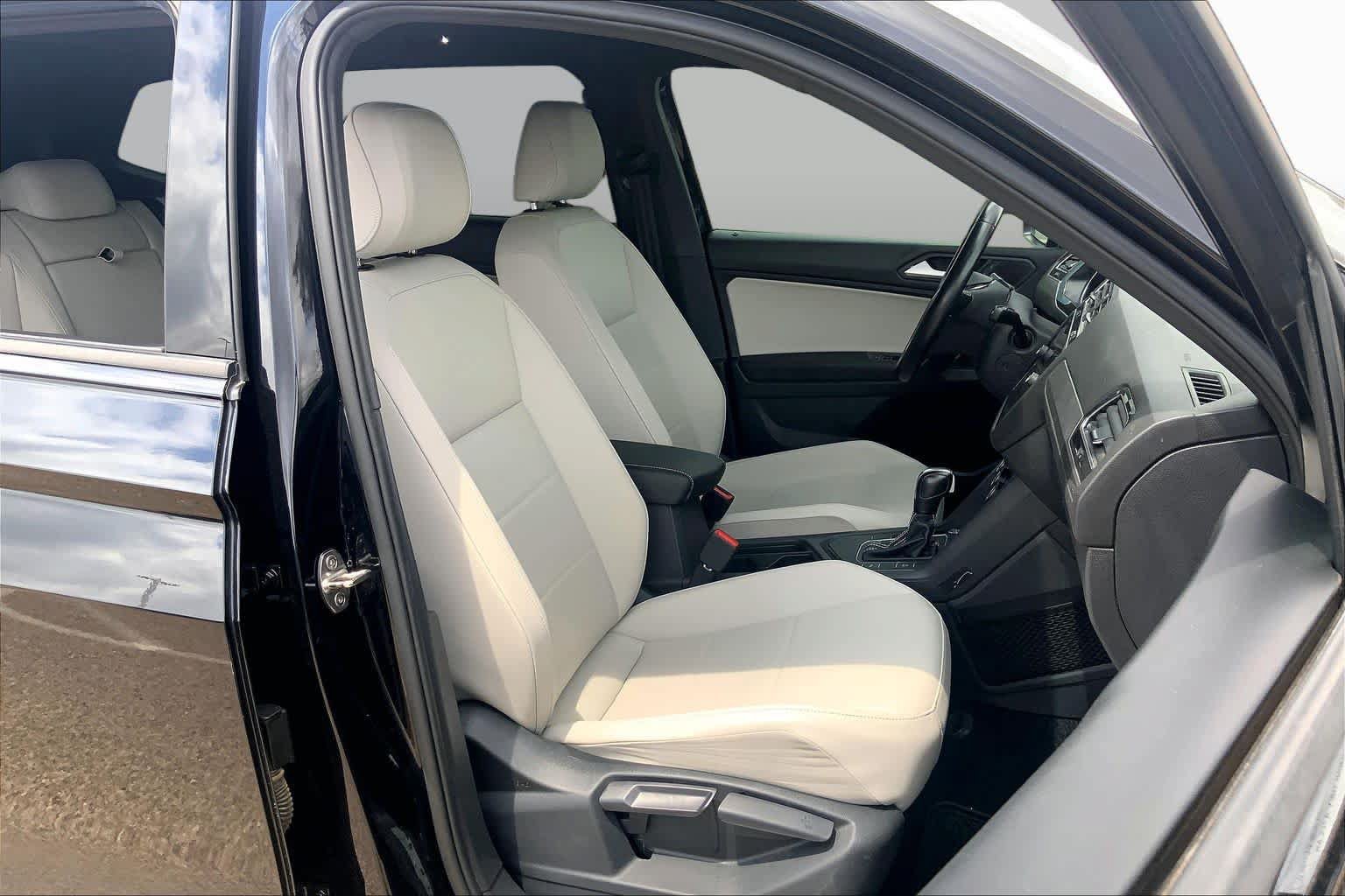 Used 2021 Volkswagen Tiguan SE R-Line FWD image 8