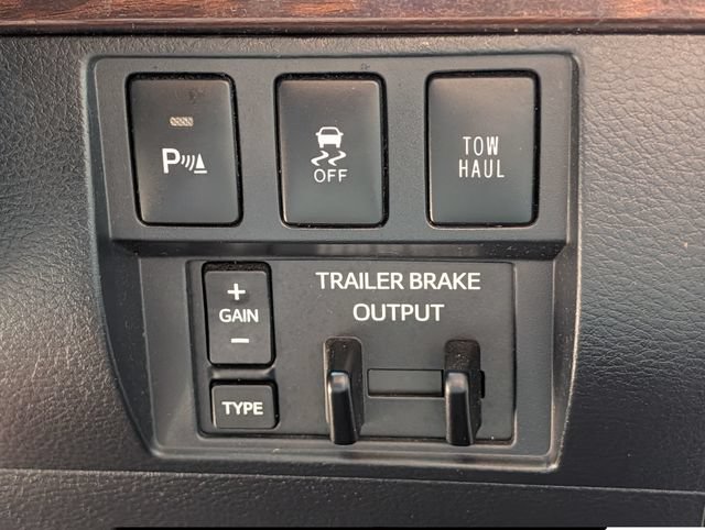 Used 2017 Toyota Tundra Limited w/ Limited Premium Package RWD image 16