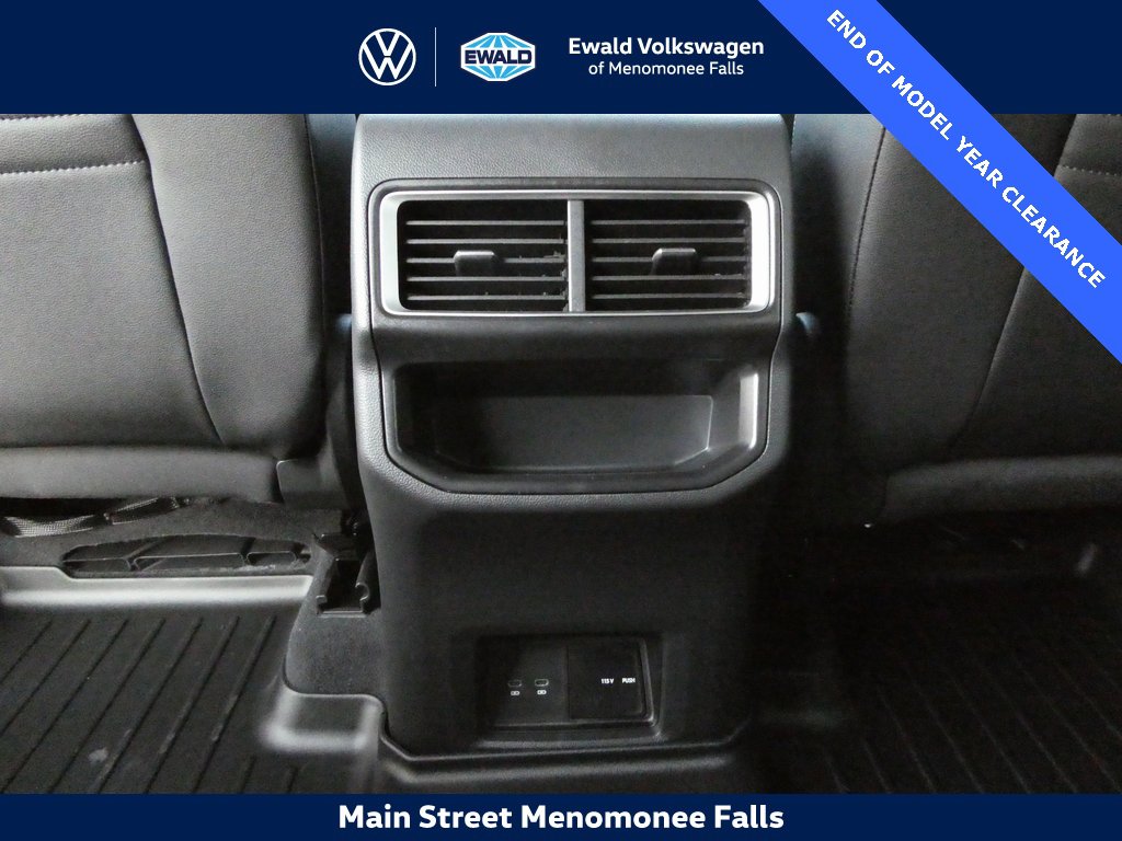 New 2025 Volkswagen Atlas Cross Sport SE image 38