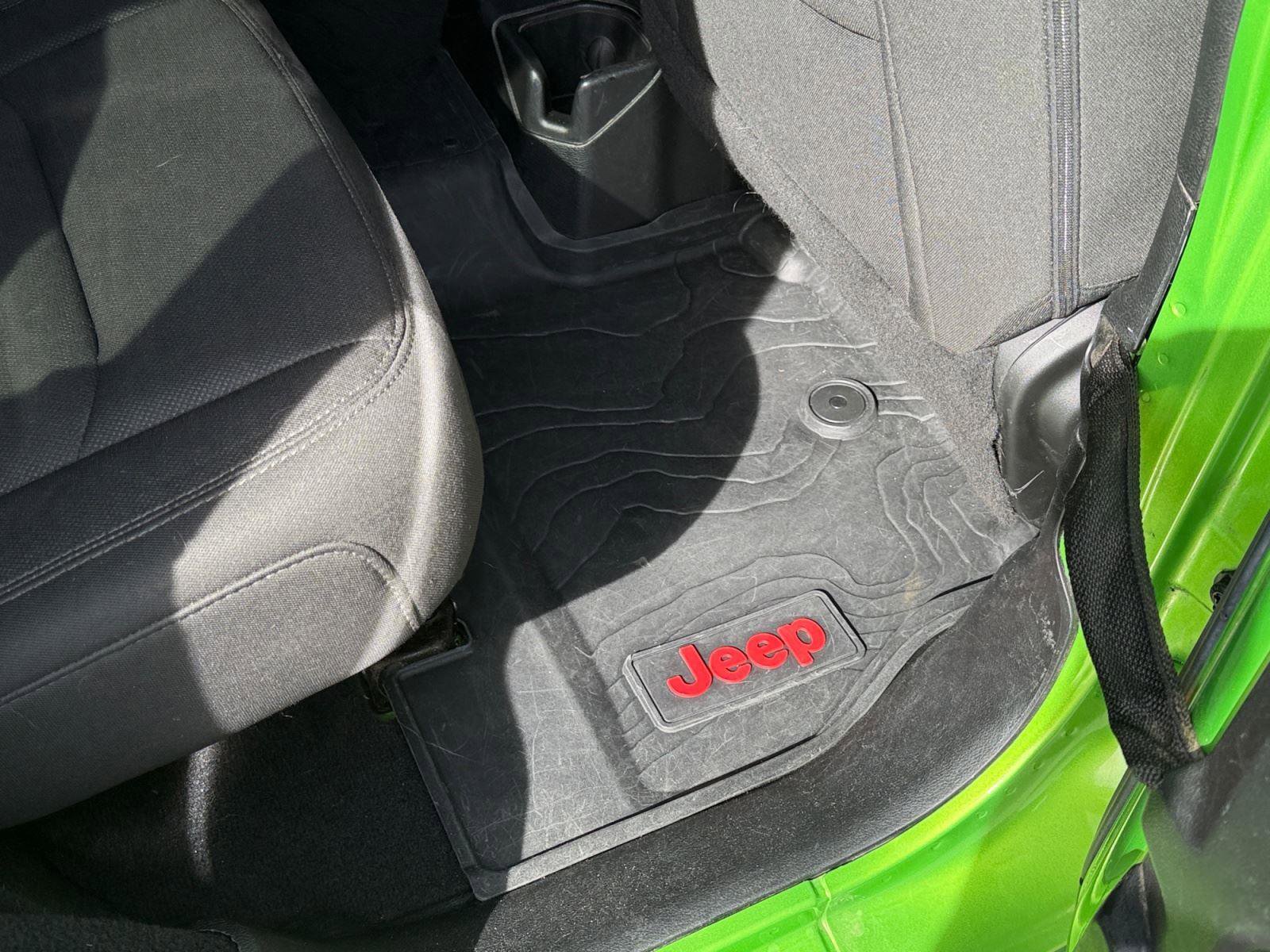 Used 2018 Jeep Wrangler Unlimited Sahara w/ Dual Top Group image 48