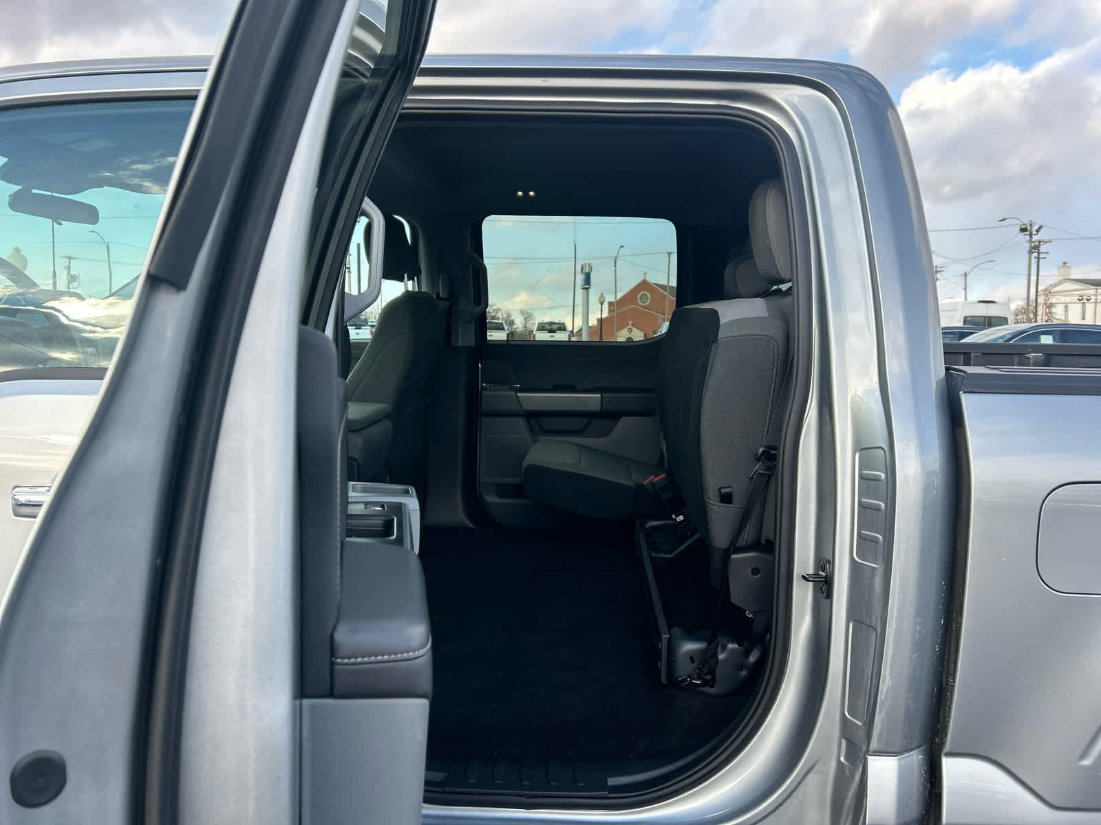 Used 2025 Ford F150 XLT w/ Equipment Group 301A Standard image 9