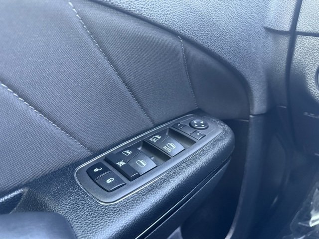 Used 2022 Dodge Charger SXT w/ Blacktop Package image 17