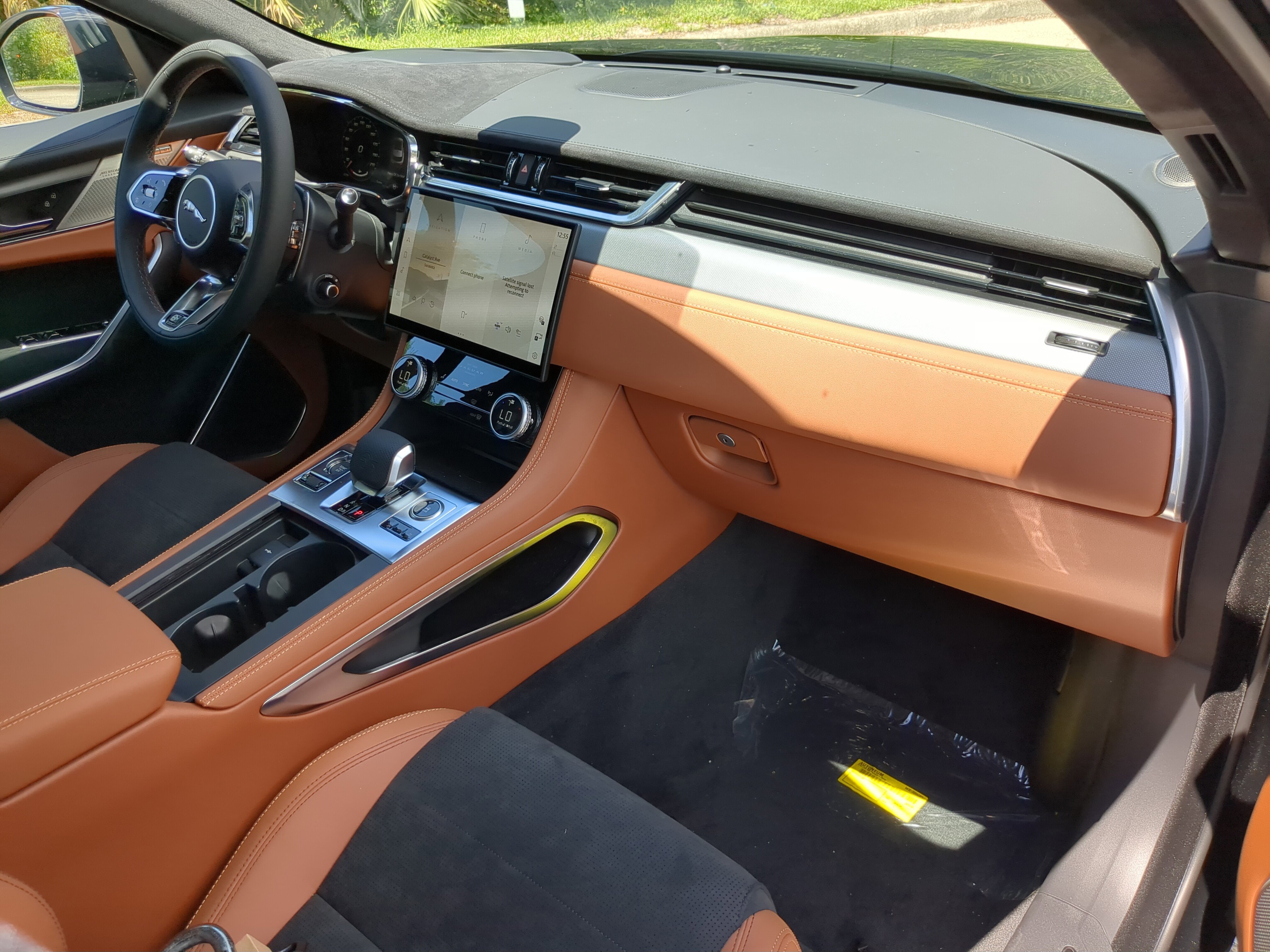 New 2026 Jaguar F-PACE SVR 575 Edition image 11