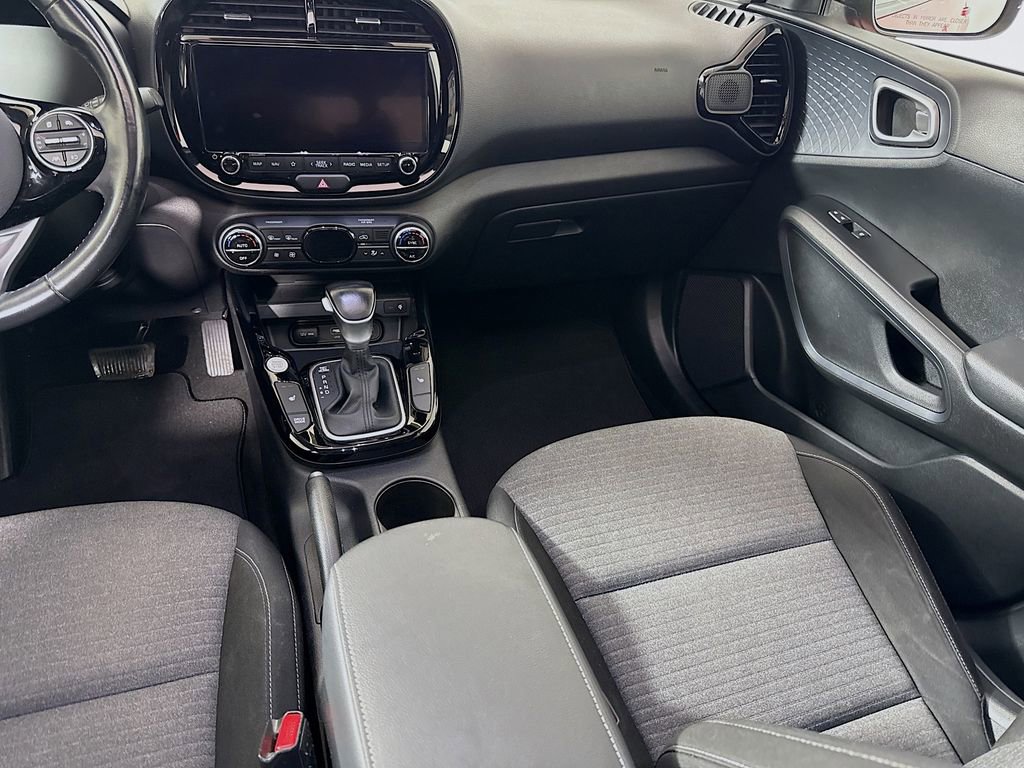 Used 2023 Kia Soul EX image 24