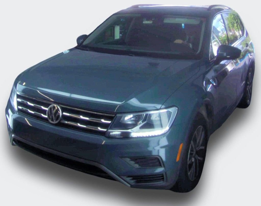 Used 2019 Volkswagen Tiguan SE w/ Panoramic Sunroof Package