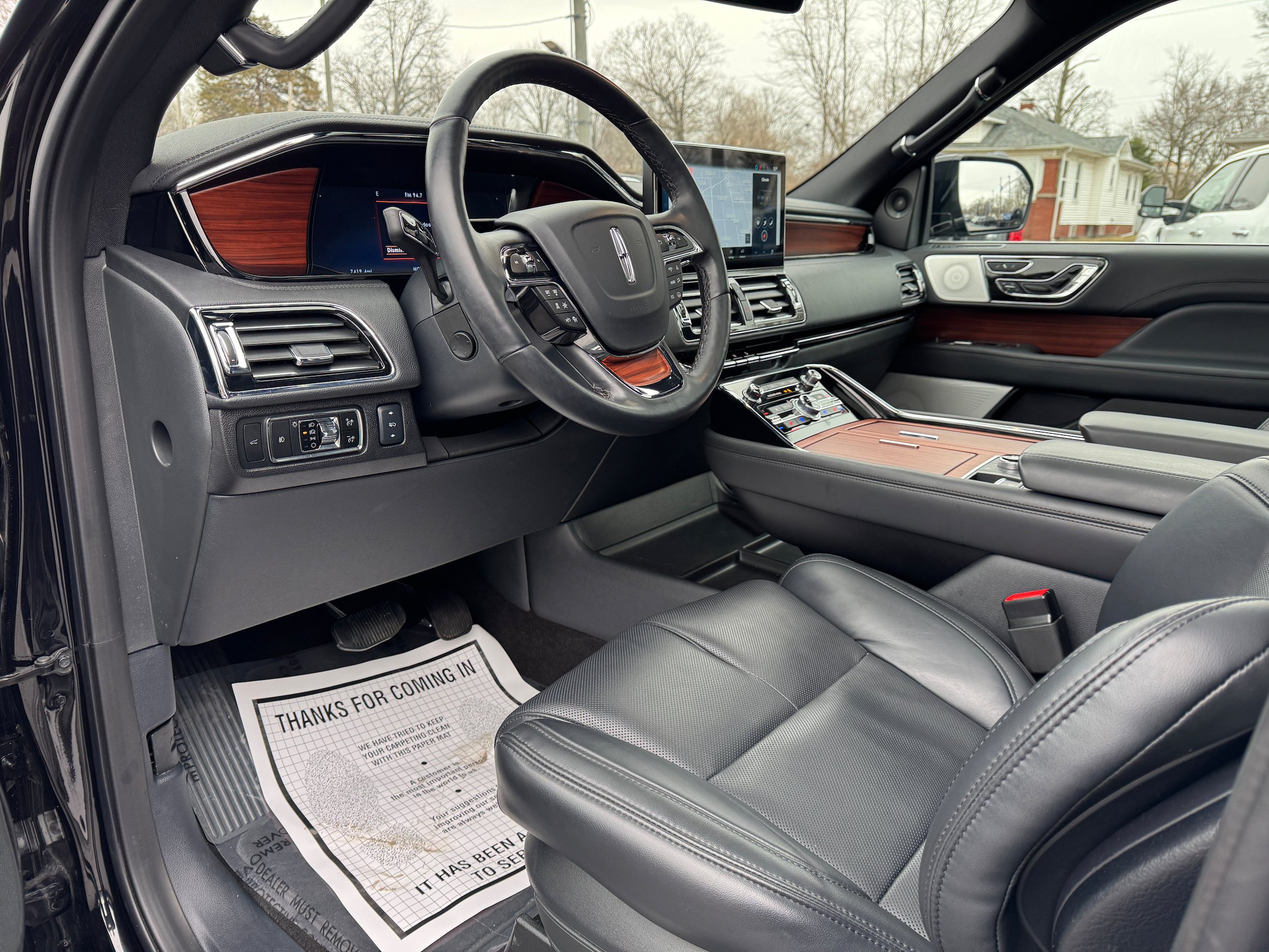 Used 2024 Lincoln Navigator Reserve AWD/4WD image 11